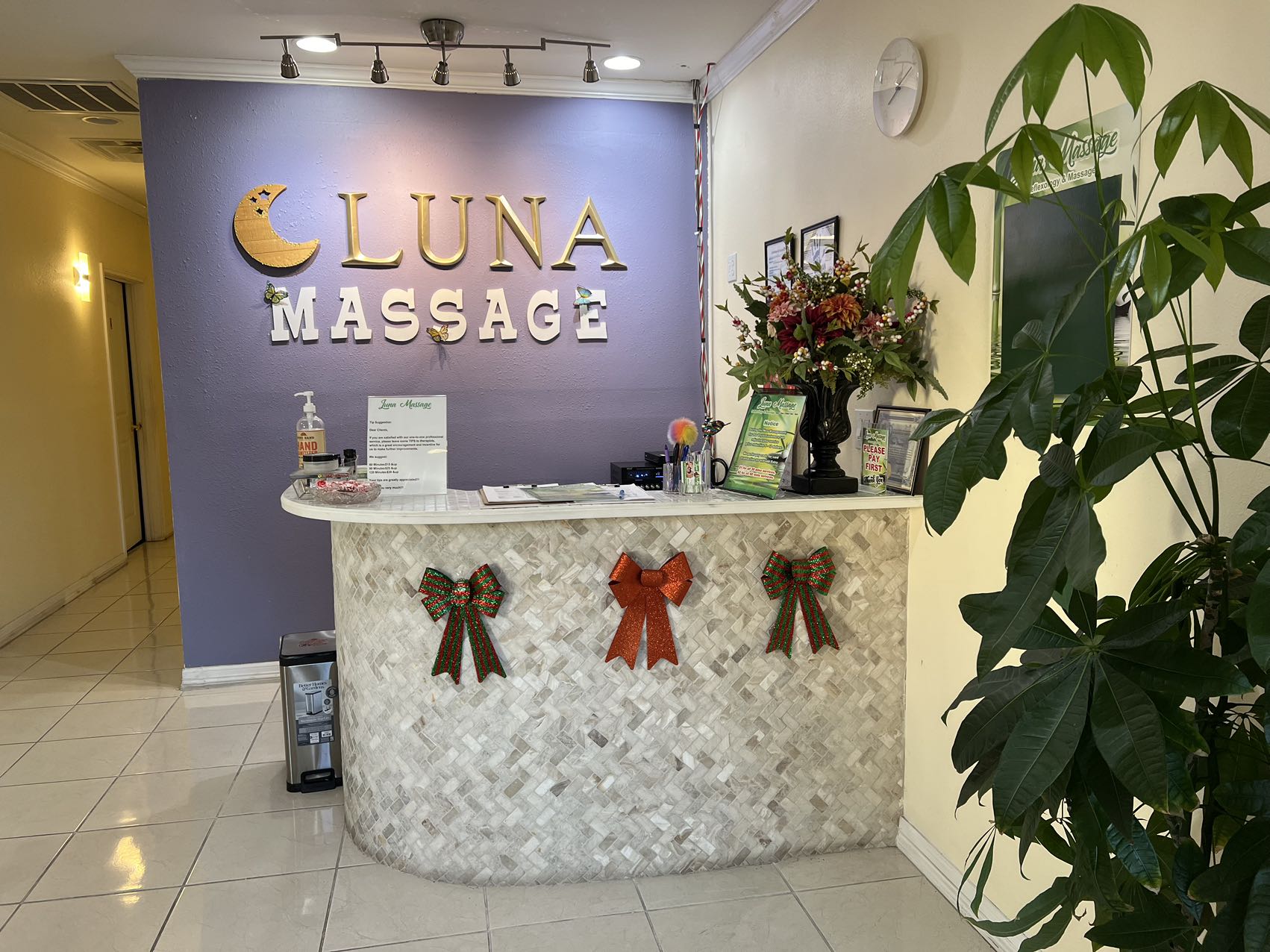 Luna Massage gallery image