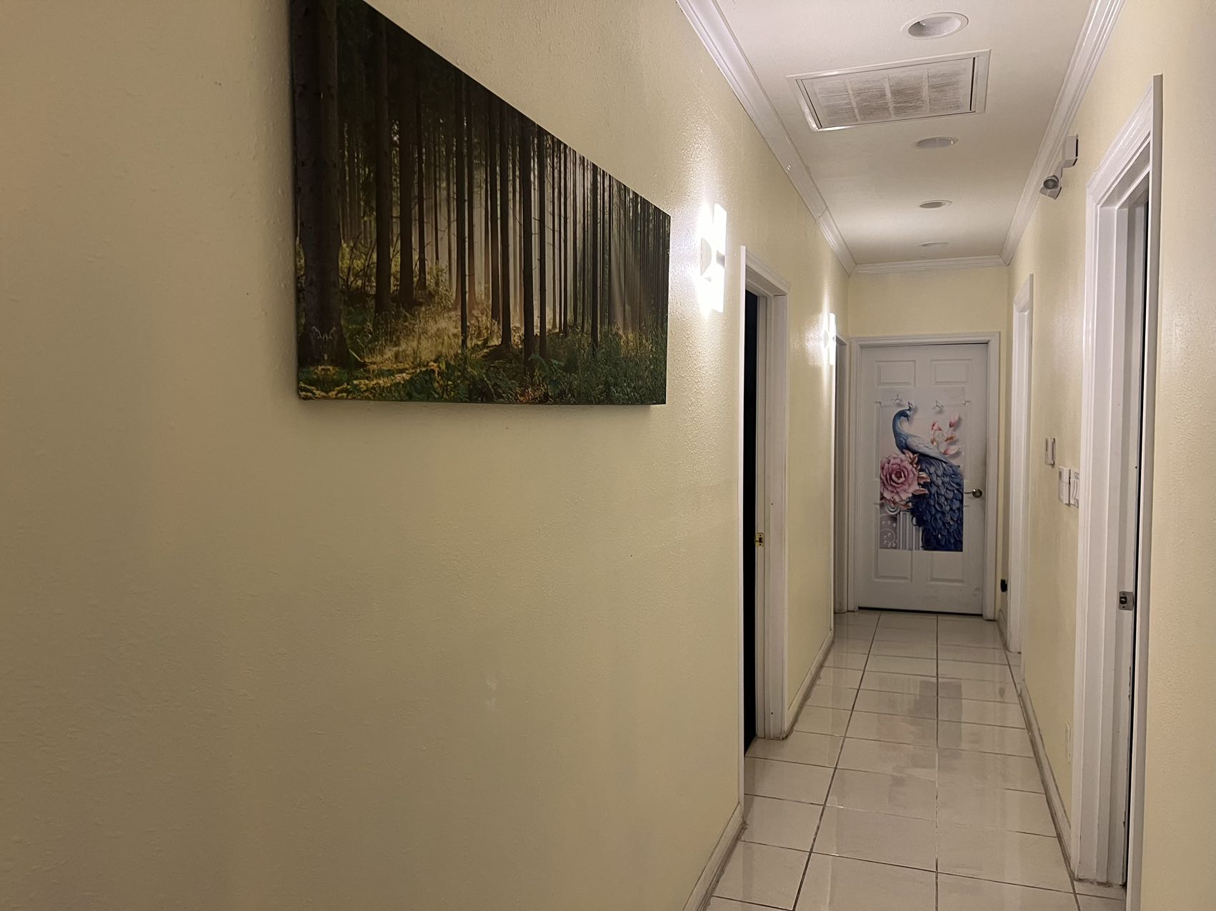 Luna Massage gallery image